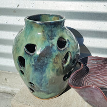 Load image into Gallery viewer, Decorative vase