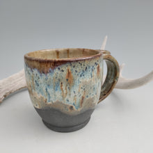 Load image into Gallery viewer, Earthy mug with blues