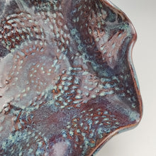 Load image into Gallery viewer, Carved wavy bowl
