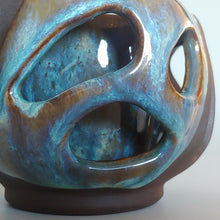 Load image into Gallery viewer, Blue double vase