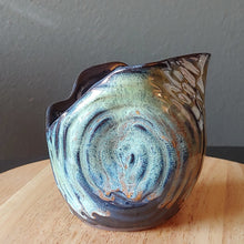Load image into Gallery viewer, Fun little pot
