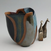 Load image into Gallery viewer, Earthy vase