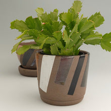 Load image into Gallery viewer, Planter -geometric colors