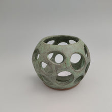 Load image into Gallery viewer, Small luminary in green