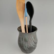 Load image into Gallery viewer, Vase in midnight green