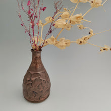Load image into Gallery viewer, Faceted vase in bronze