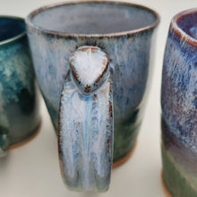 Load image into Gallery viewer, Periwinkle & green mug