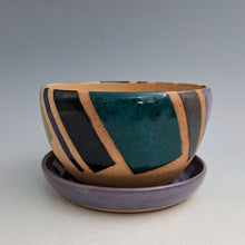 Load image into Gallery viewer, Geometric Planter -purple base
