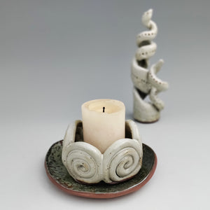 Coil candle holder