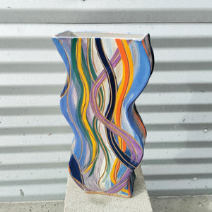 Squiggle vase