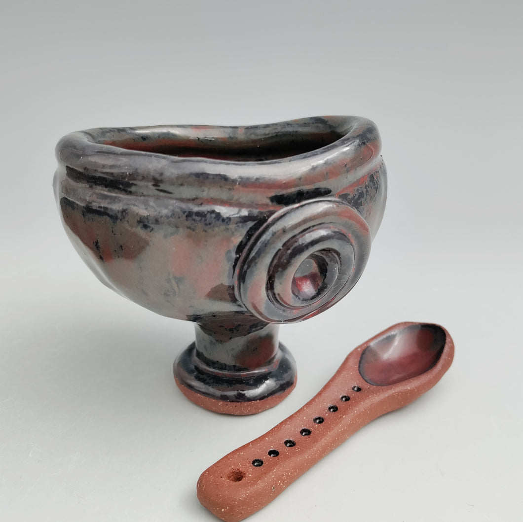 Little raised bowl & spoon