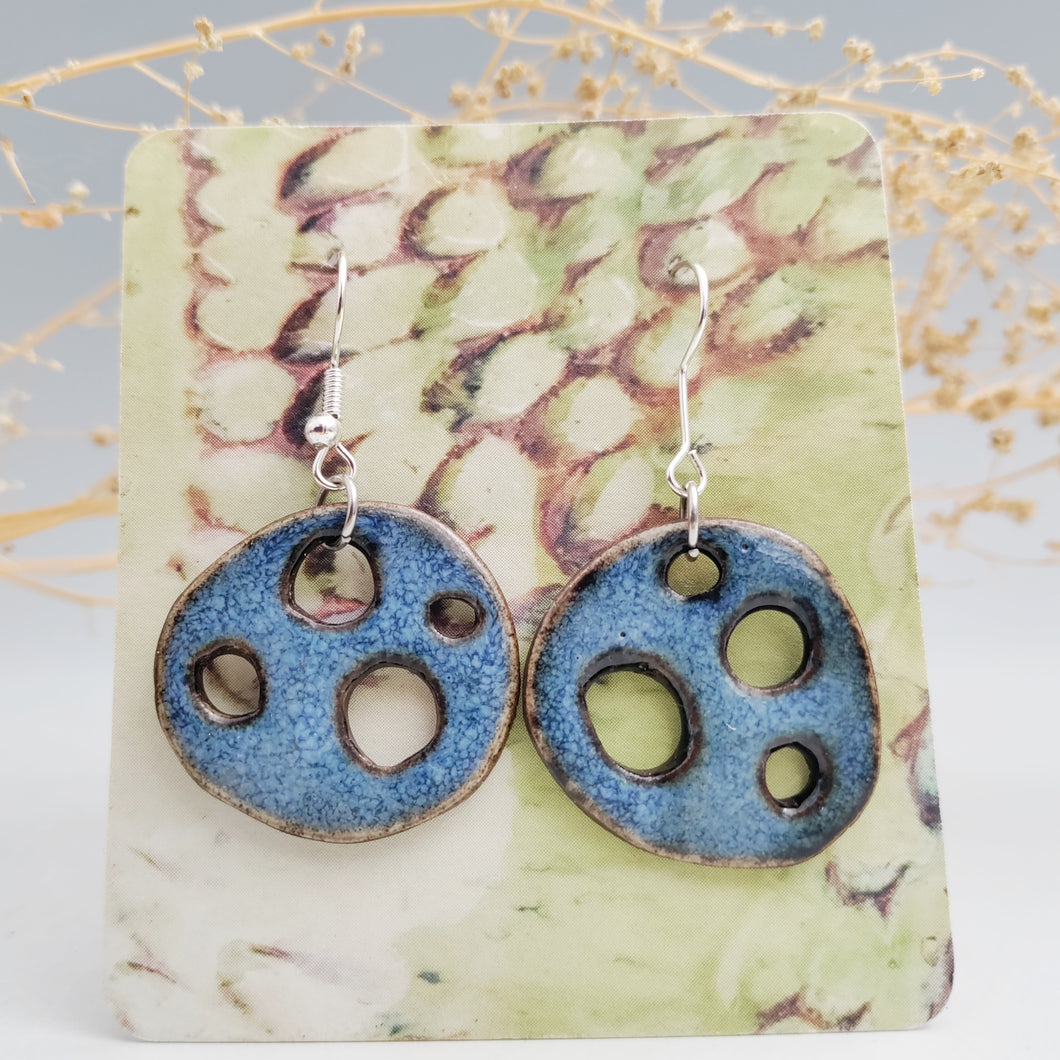 Blue curvaceous earrings