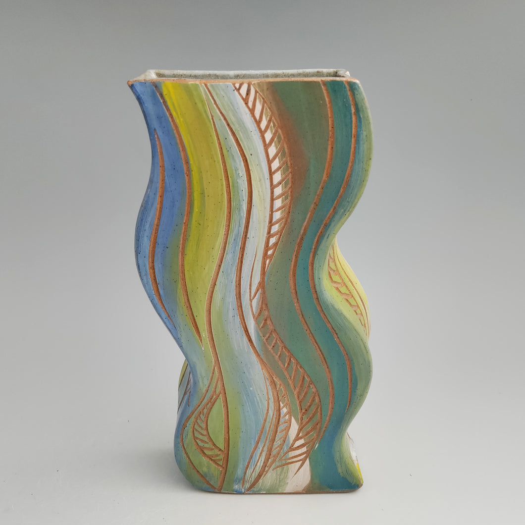 Squiggle vase