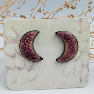 Moon stud earrings in raspberry