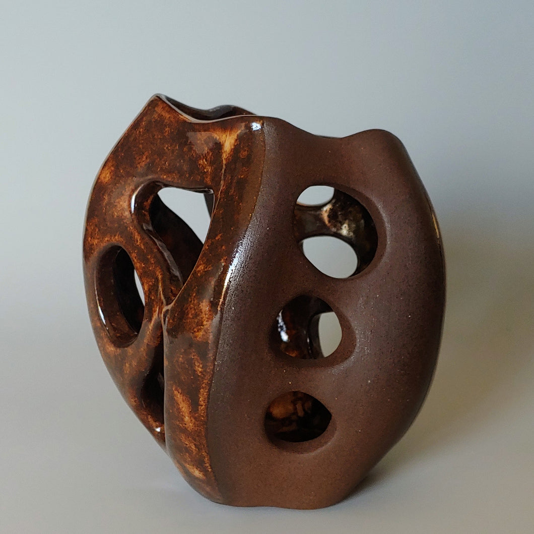 Carved vase -toasted caramel