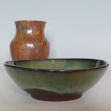 Load image into Gallery viewer, Sea foam green bowl
