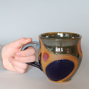 Color block mug -yin yang handle