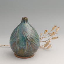 Load image into Gallery viewer, Carved bud vase
