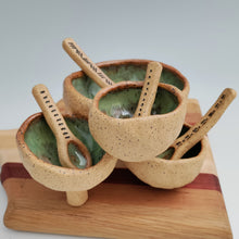 Load image into Gallery viewer, Spice bowls &amp; mini spoons -green
